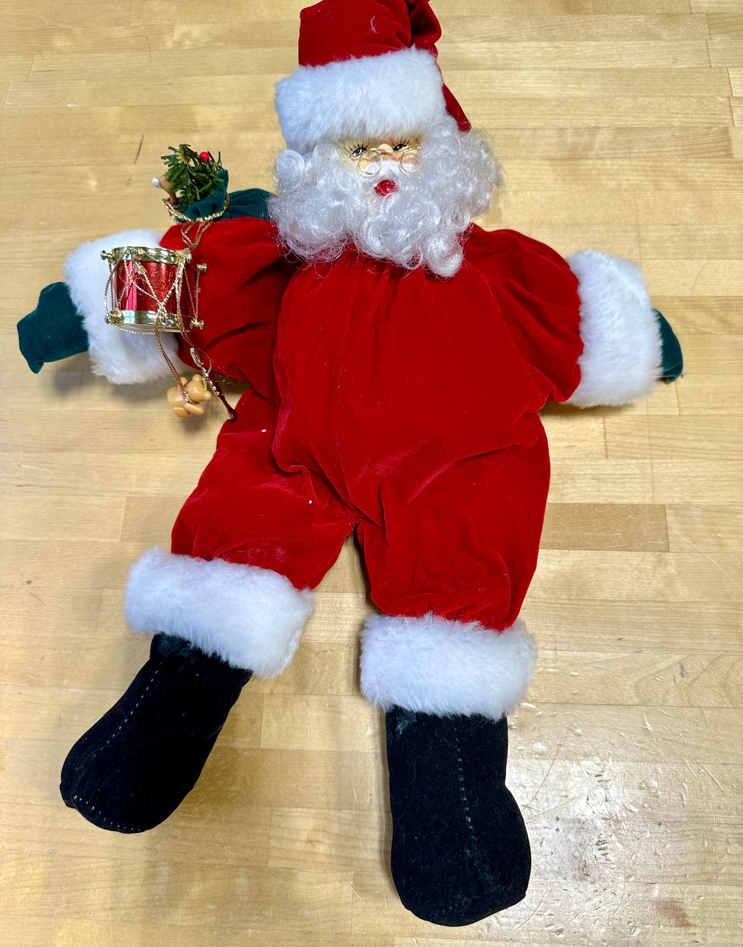 Santa's Treasures: A Collection of Timeless Santa Decorations