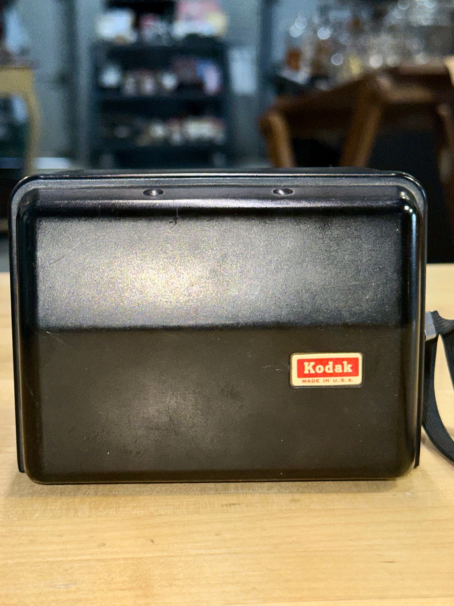 Kodak Classics: The 1950s Brownie Hawkeye & 1960s Instamatic 304 – Icons of a Golden Age in Photography