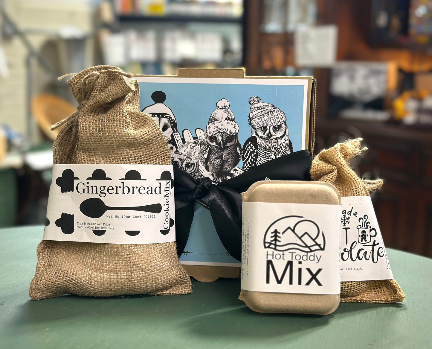Northern Delights Gift Box: Cozy Winter Flavors for Snowy Family Fun