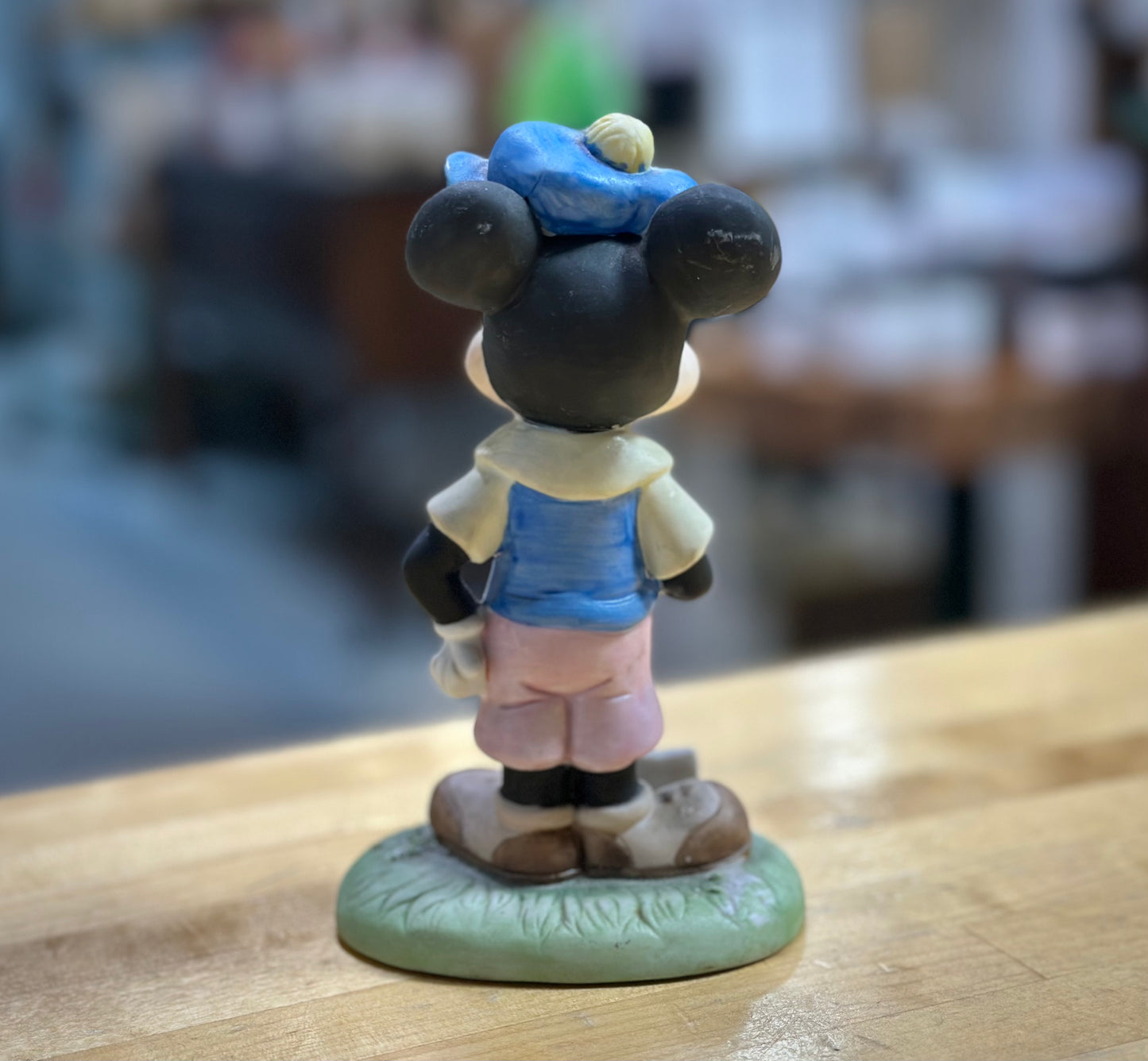 Ceramic Golfer Mickey - Embrace Vintage Charm