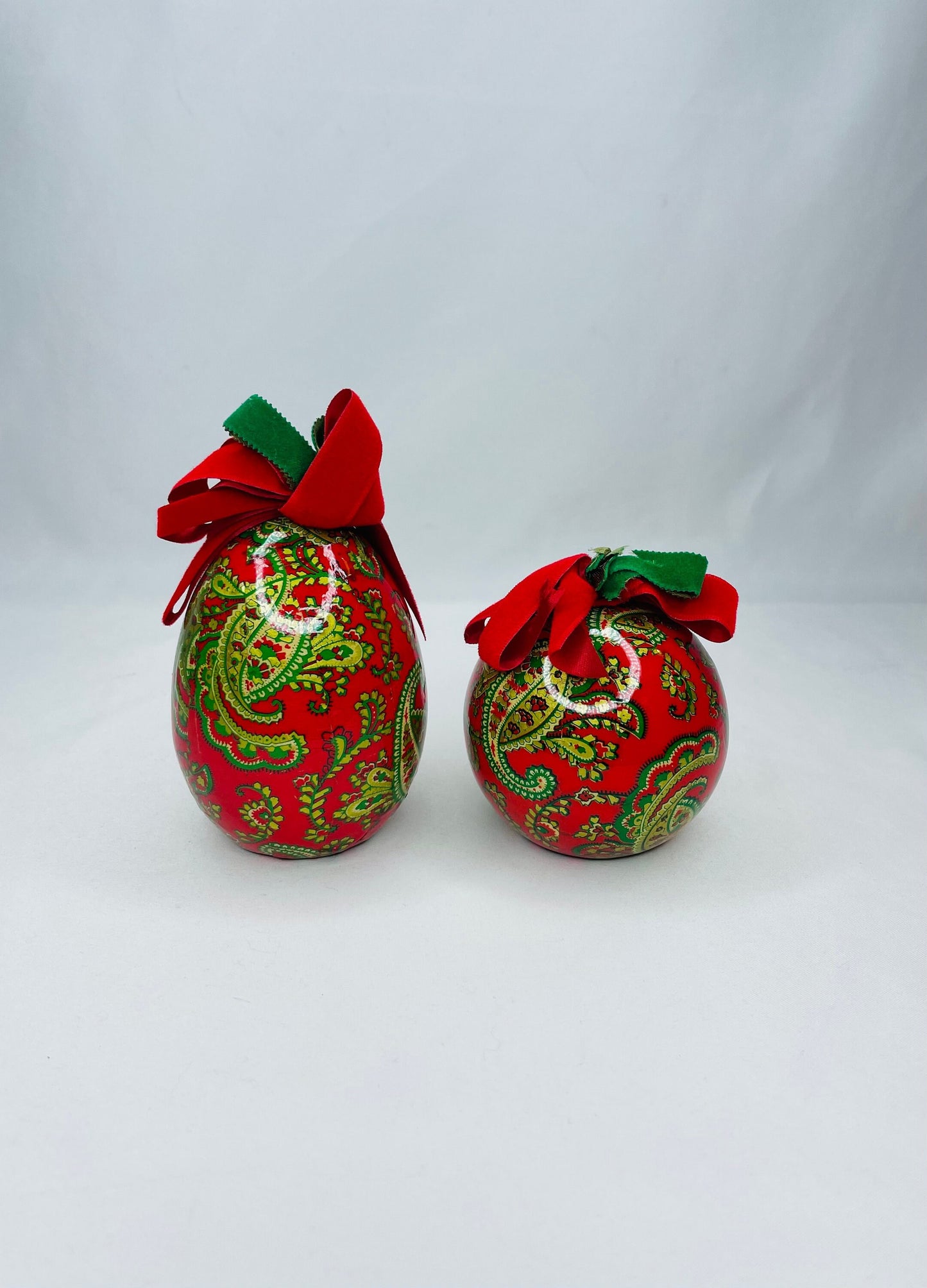 Vintage Patricia Reach Paper Mache Christmas Ornament