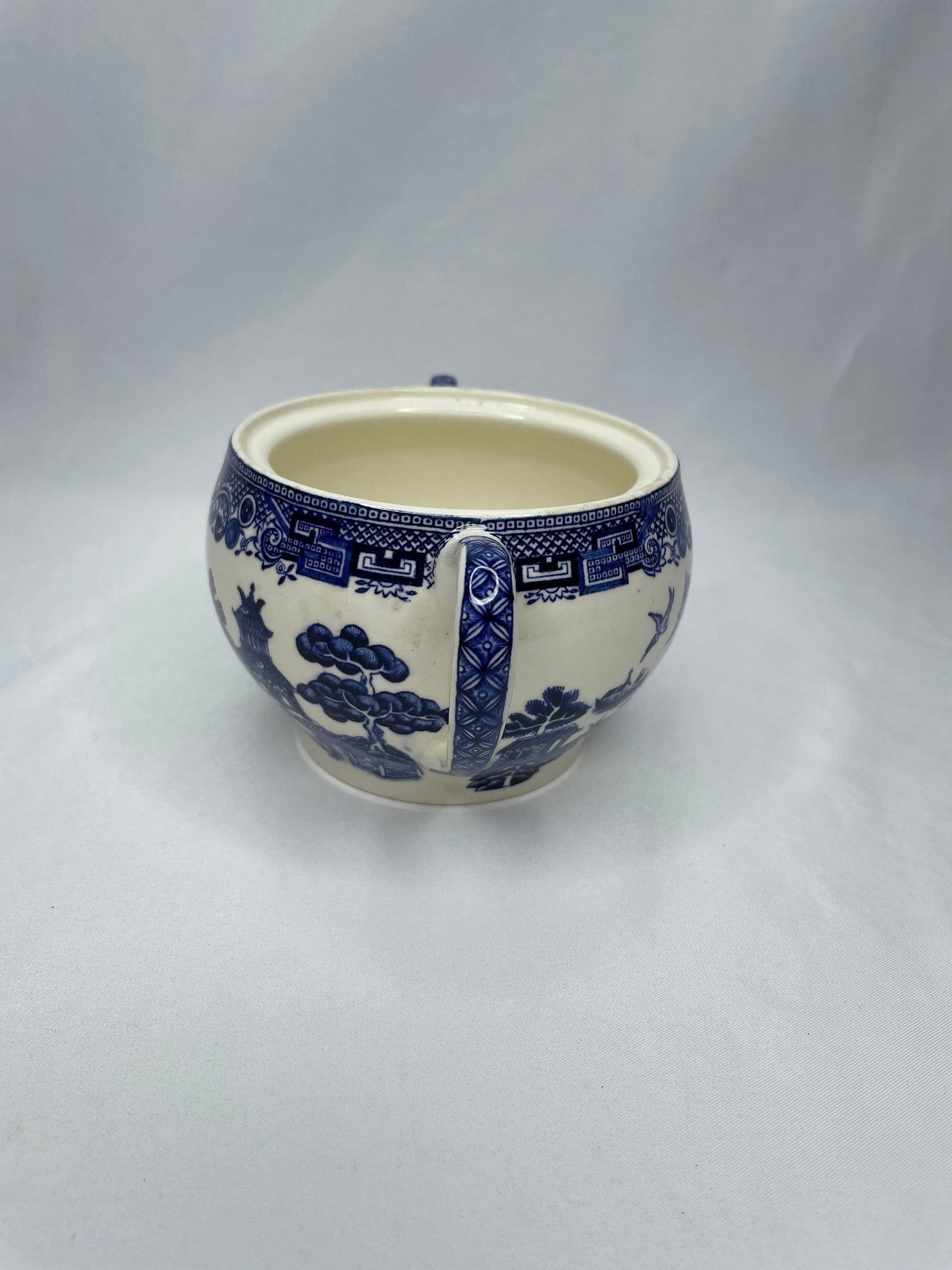 Vintage Blue Willow Johnson Brother’s England Sugar Bowl