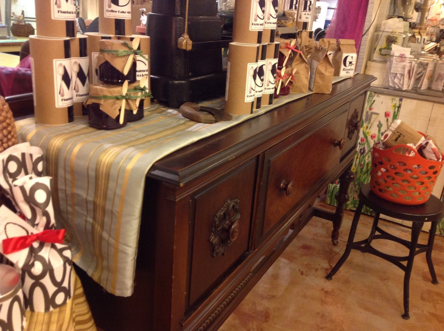 Vintage Wooden Meekins Packard & Inc. Credenza/Sideboard/Buffet