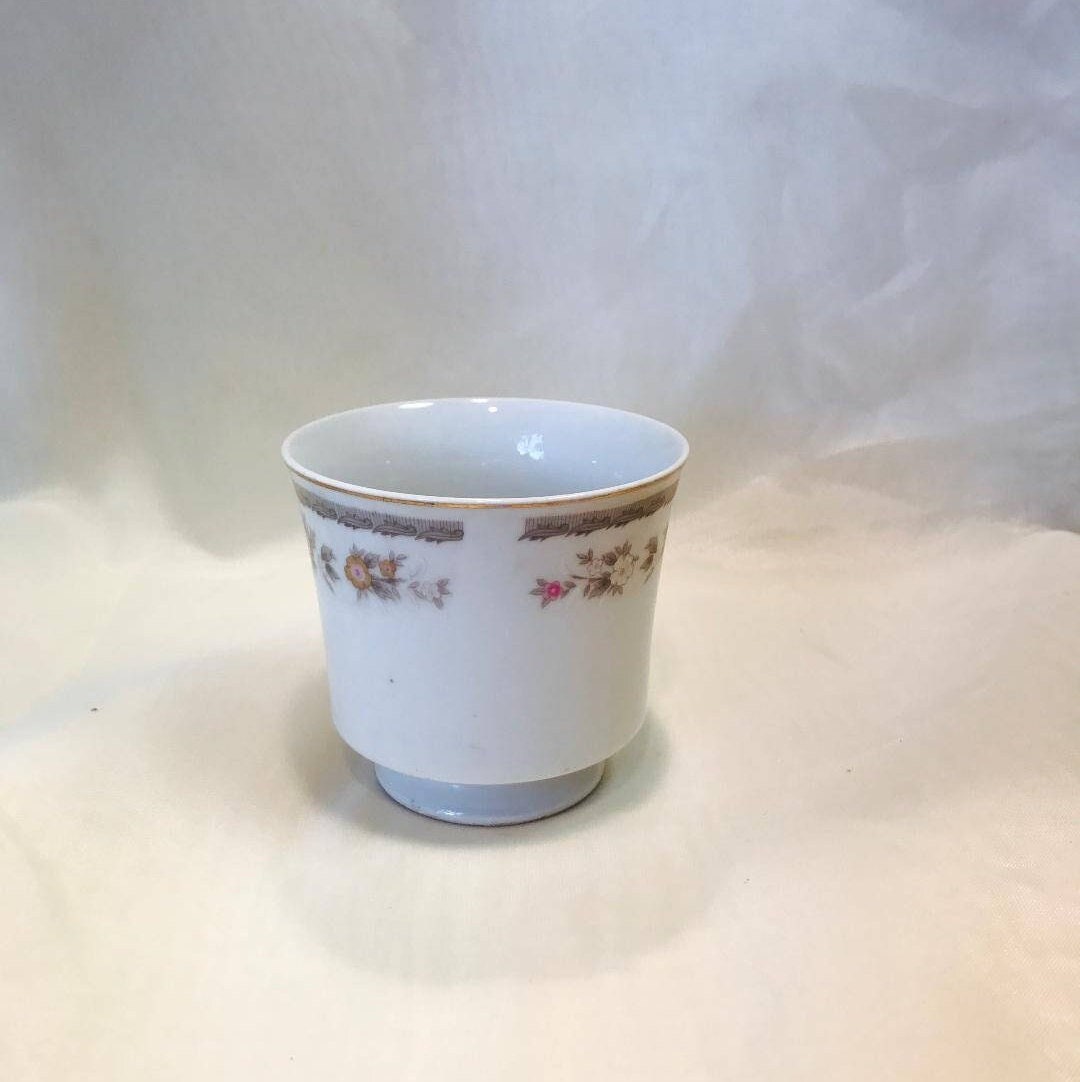 Vintage tea cup & saucer