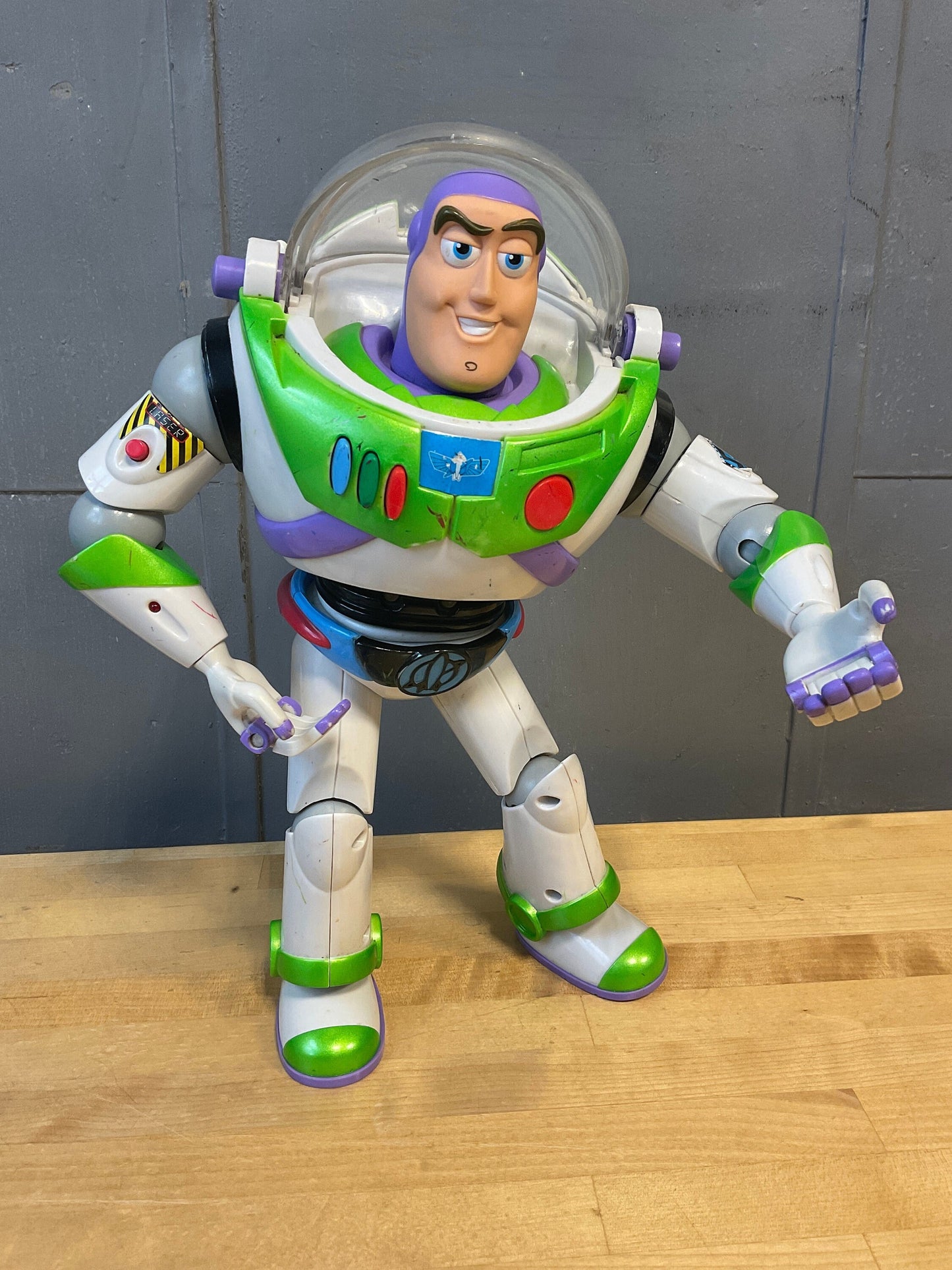 2001 Buzz Lightyear Talking Action Figure