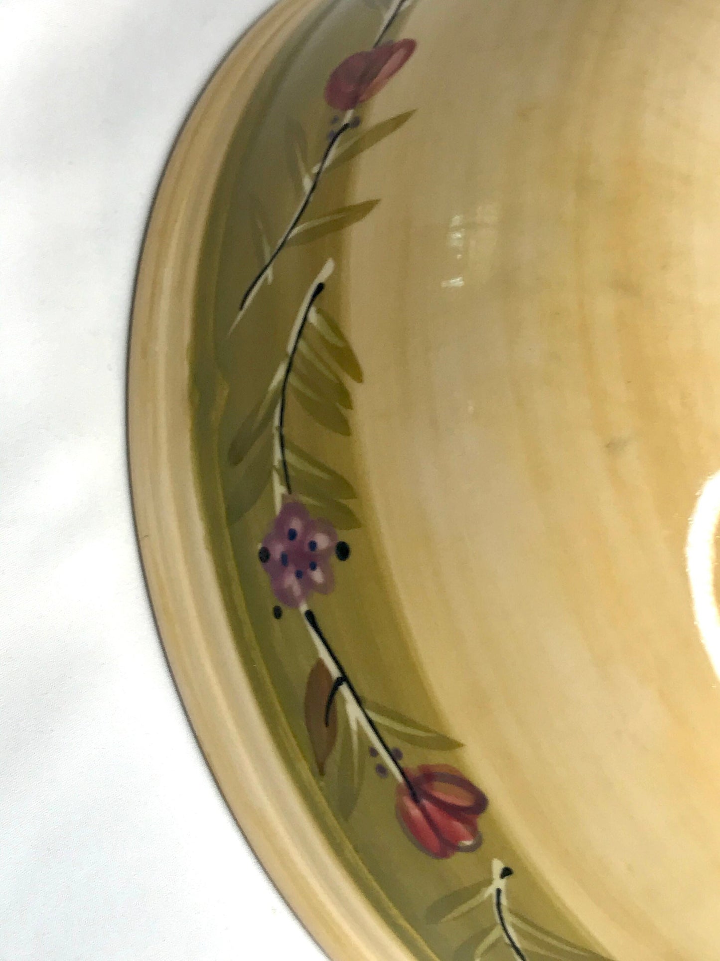 Decorative floral centerpiece past/bread/fruit/serving bowl