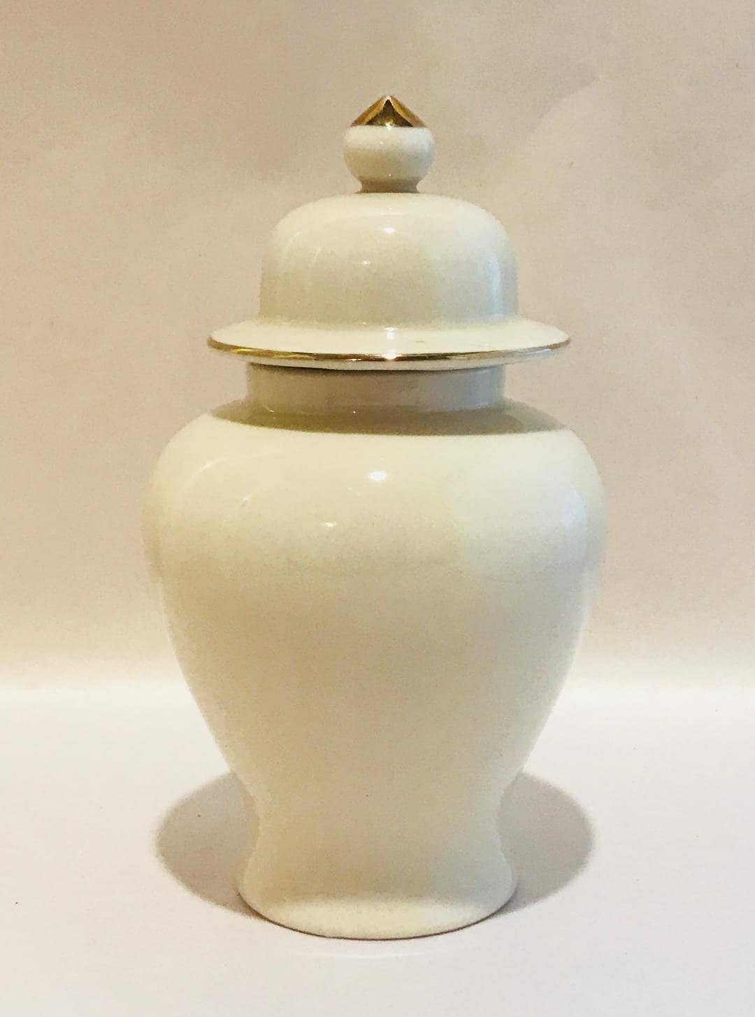 Flowered porcelain ginger jar vase/urn with gold trim