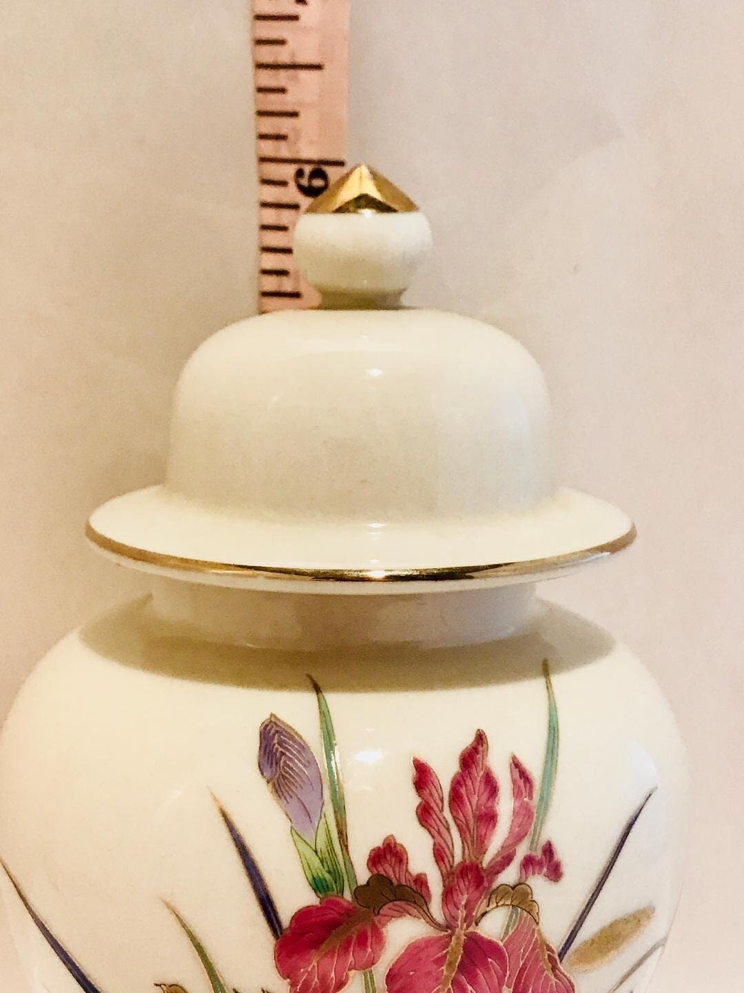 Flowered porcelain ginger jar vase/urn with gold trim
