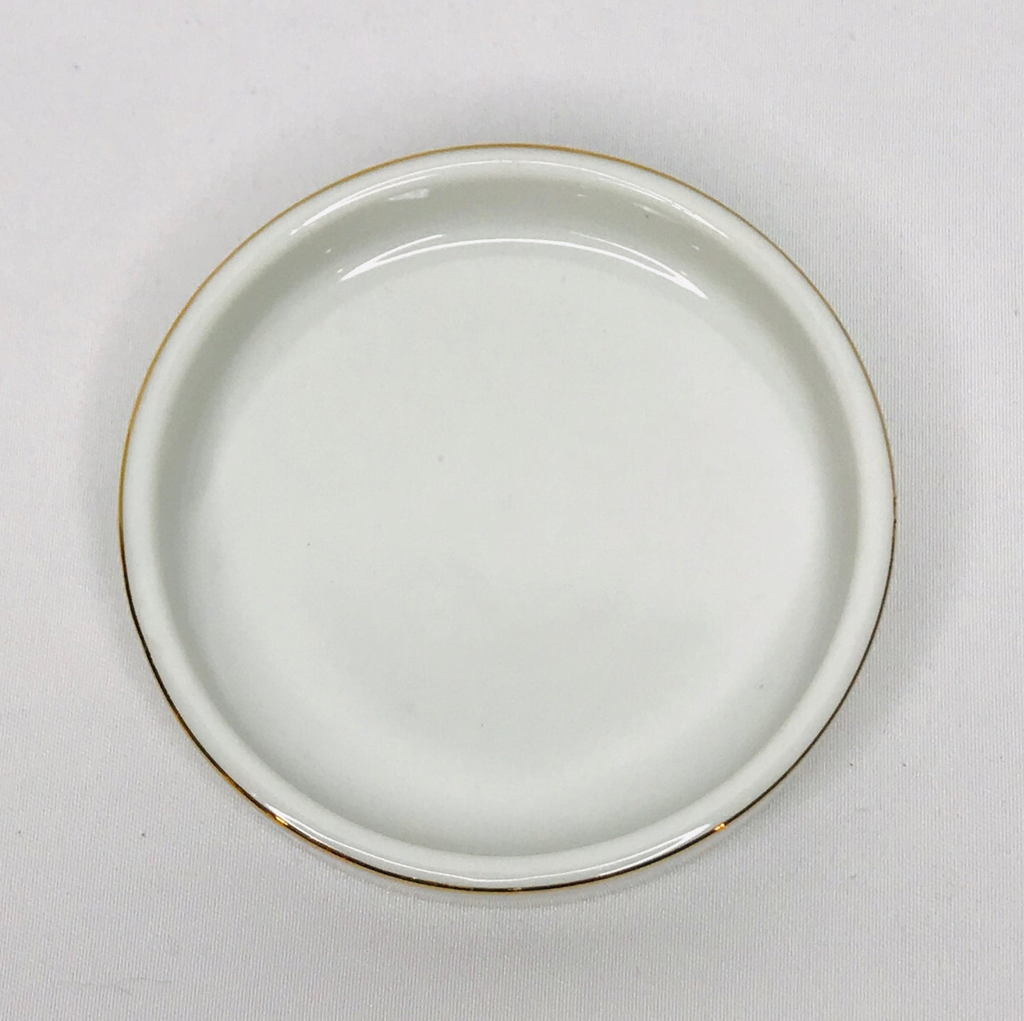 gold rimmed trinket/jewelry dish (Napcoware import-japan)