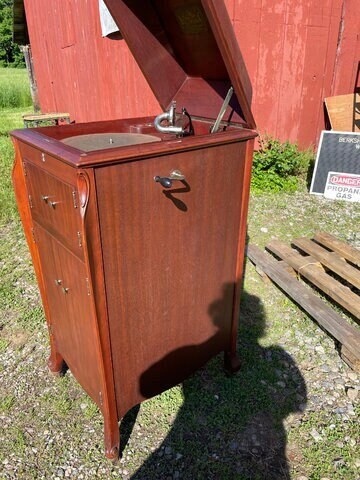 Rare Victor Mahogany Victrola