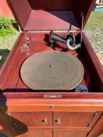 Rare Victor Mahogany Victrola