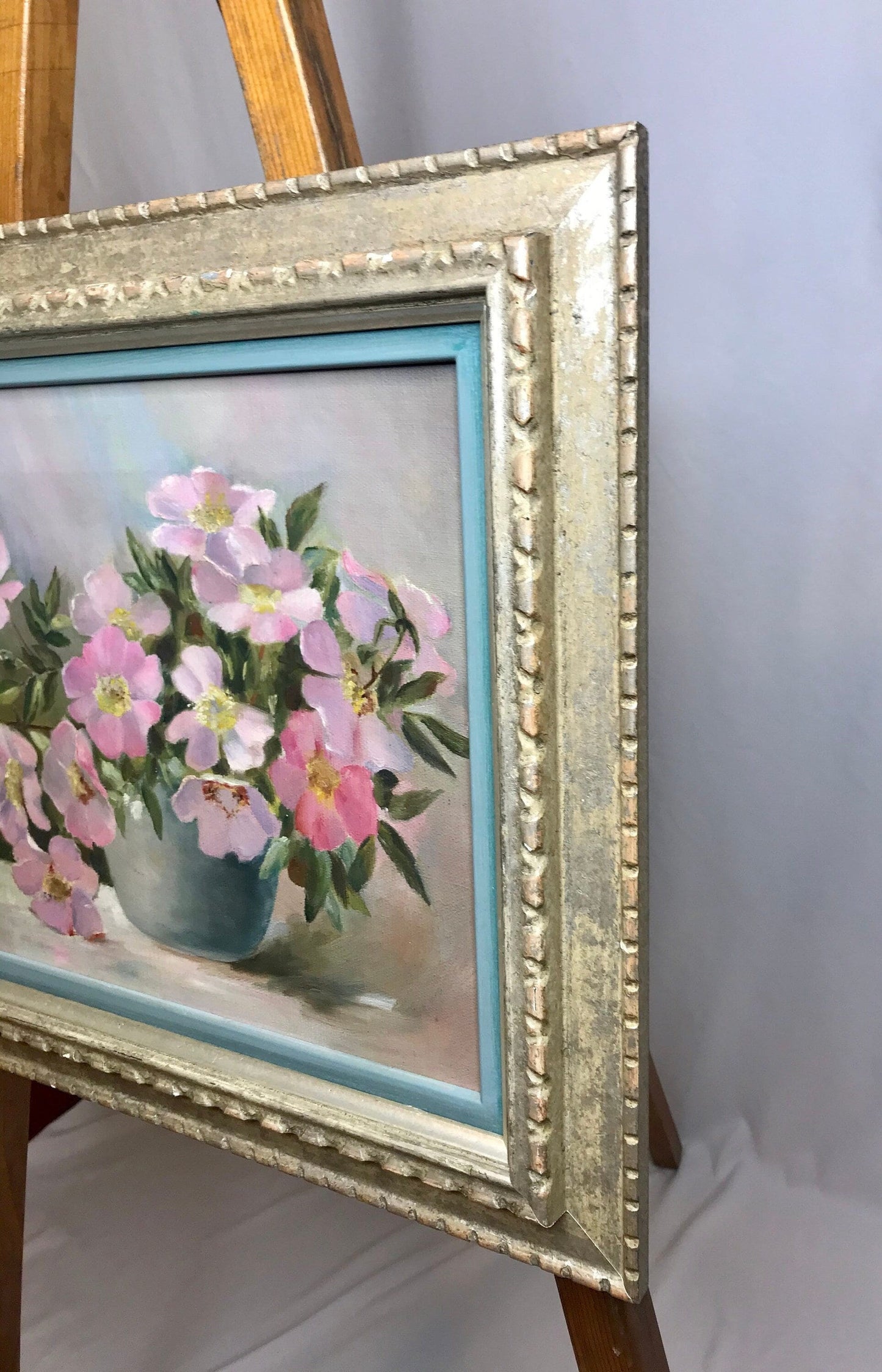 Beautiful pink floral framed canvas picture/wall decor (t)