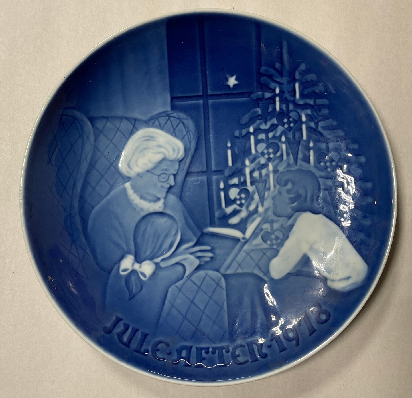 Vintage B&G Copenhagen porcelain Jule After plates