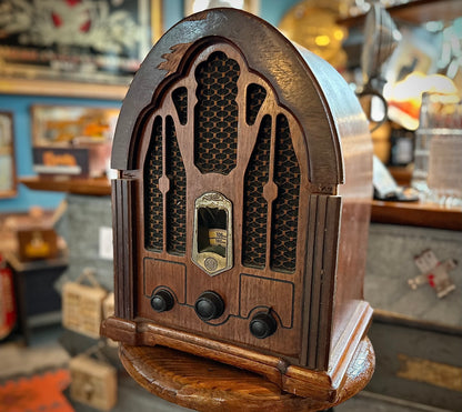 Classic vintage inspired AM/FM radio reproduction