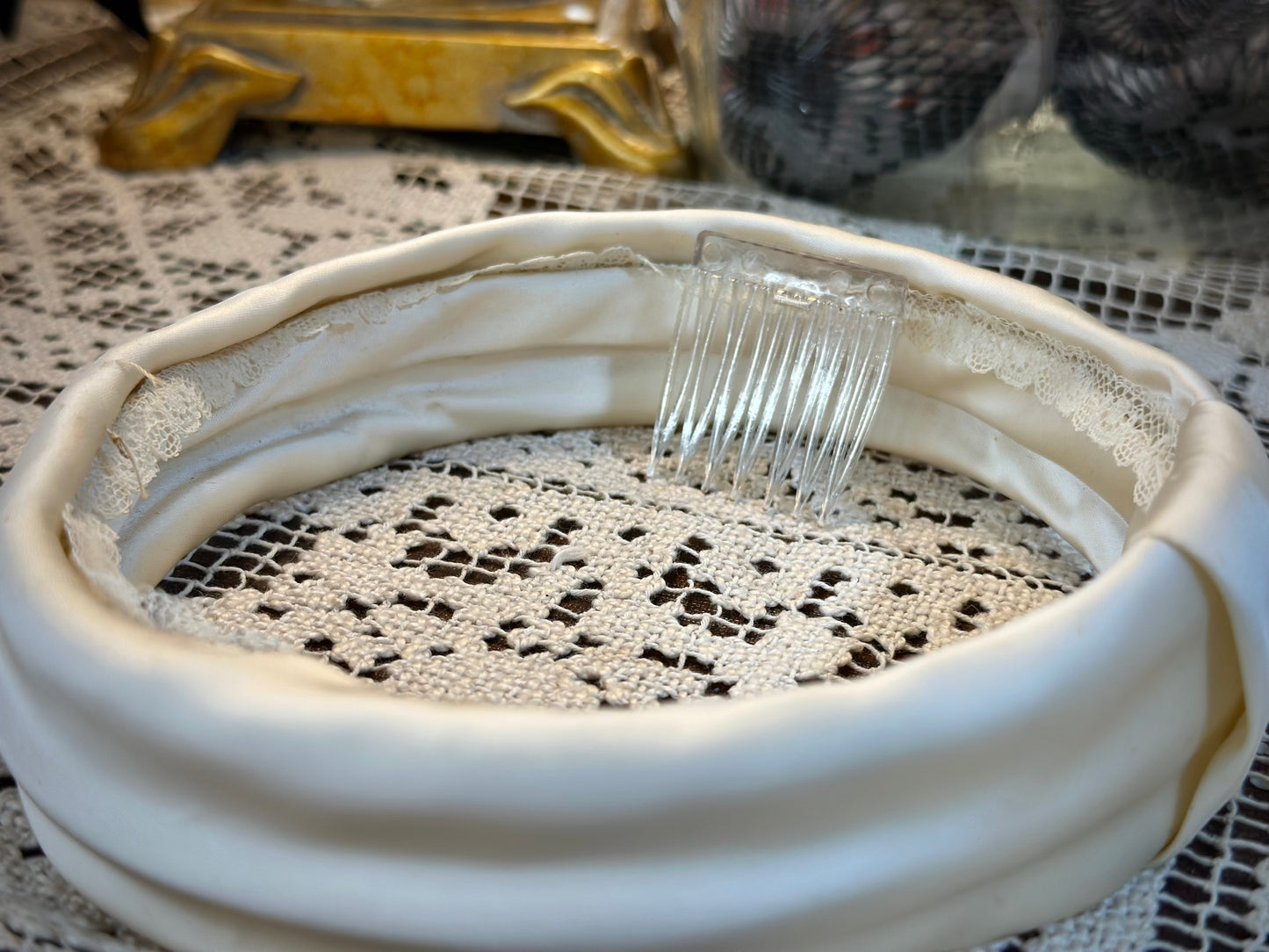 Elegant retro satin pillbox style headband