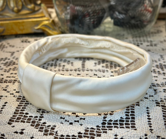 Vintage Satin Pillbox Headband inspired by 1950s pillbox headband
