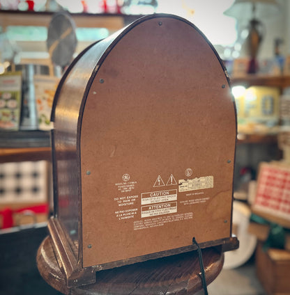 Classic vintage inspired AM/FM radio reproduction