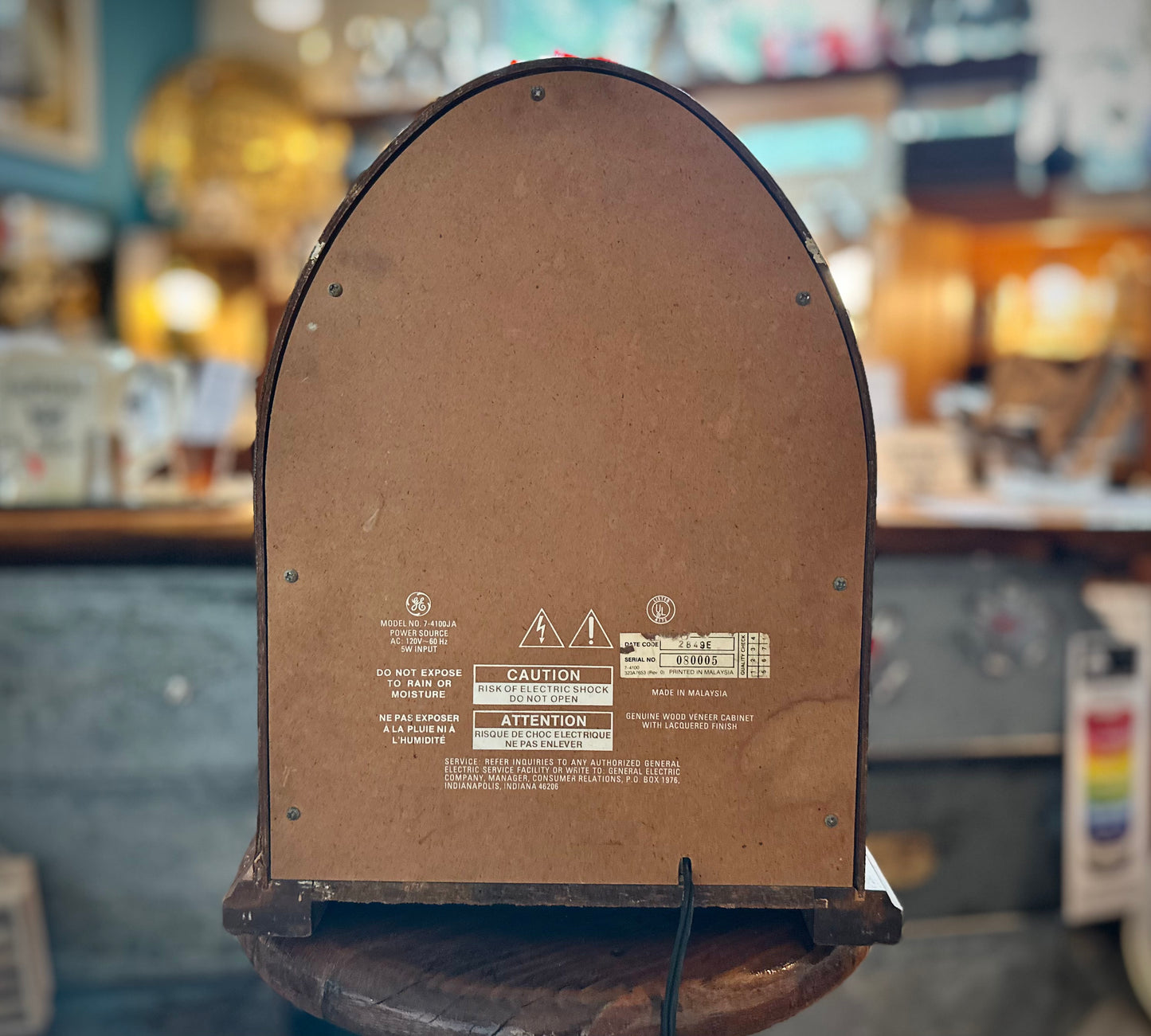 Classic vintage inspired AM/FM radio reproduction