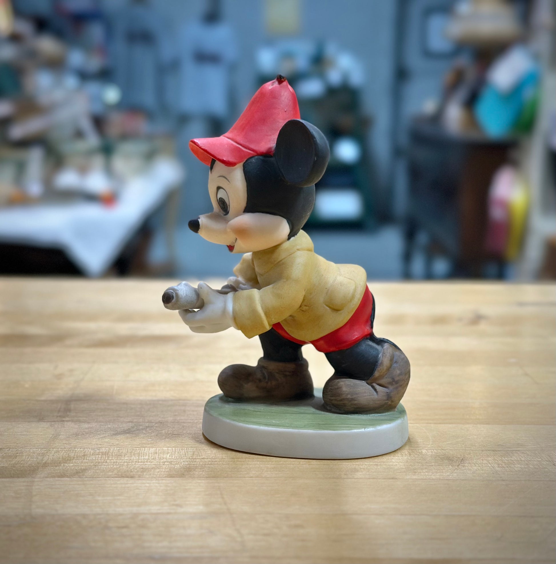 Side facing ceramic Mickey Mouse figurine 