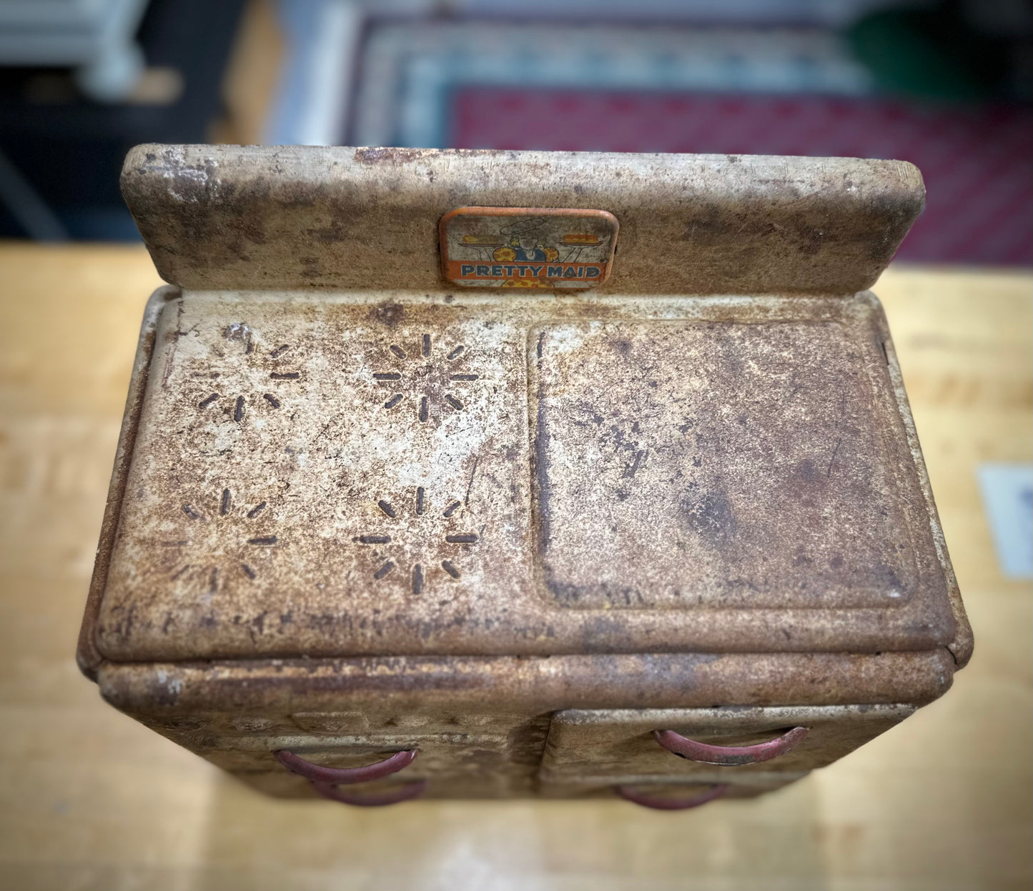 Vintage Pretty Maid Toy Stove close-up