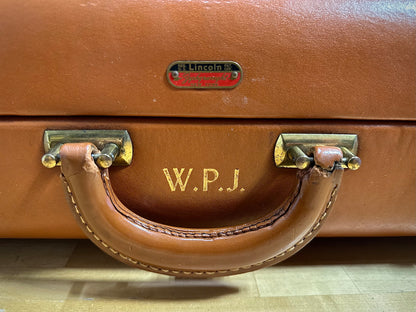 Retro Streamlite suitcase with hinged flap