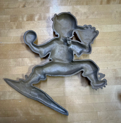Sexton vintage 1970s cast metal baseball pitcher wall plaque