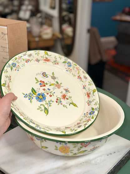 Retro farmhouse enamelware bowl and plate cover set