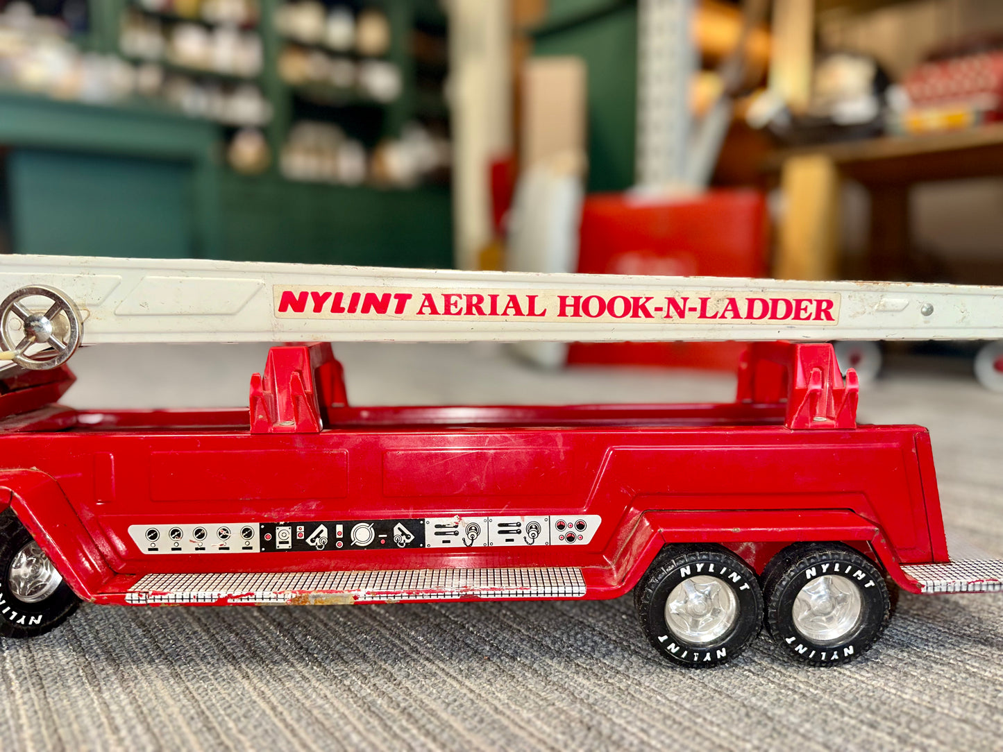 Vintage NYLINT Aerial Hook-N-Ladder W Engine 885 Fire Truck