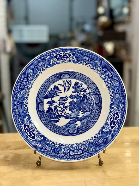 Exquisite Vintage Blue Willow Ware Plates - a Timeless Collectible