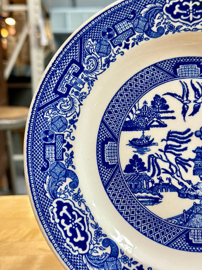 Exquisite Vintage Blue Willow Ware Plates - a Timeless Collectible