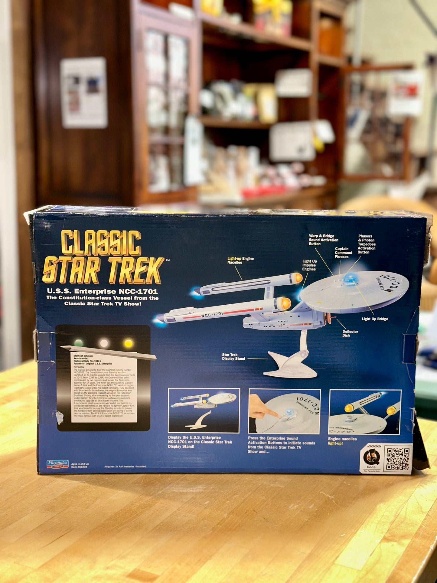 Classic Star Trek U.S.S. Enterprise NCC-1701 Action Figure Collection With Sounds And Lights