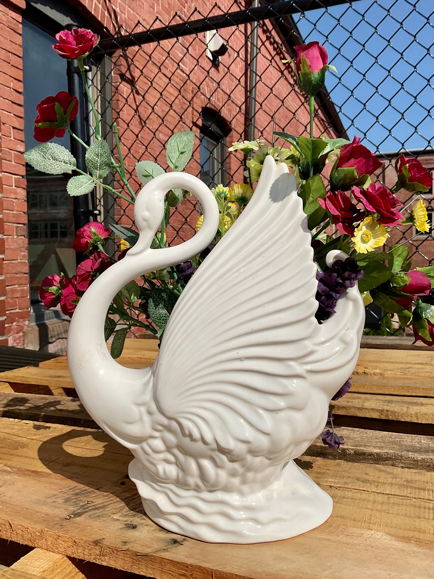 Vintage Ceramic Swan TV Lamp and Planter