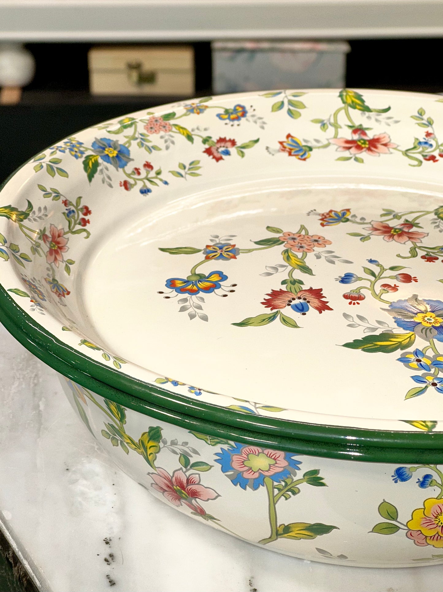 Vintage Floral Green-Rim Mixing Basin with Lid – Retro Cottage Farmhouse Kitchenware