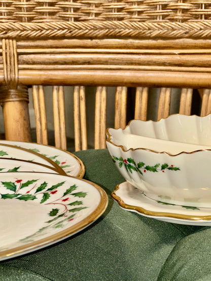 Lenox Holiday Dinnerware Set – Porcelain Plates & Serving Dish Holly & Gold Trim Collection