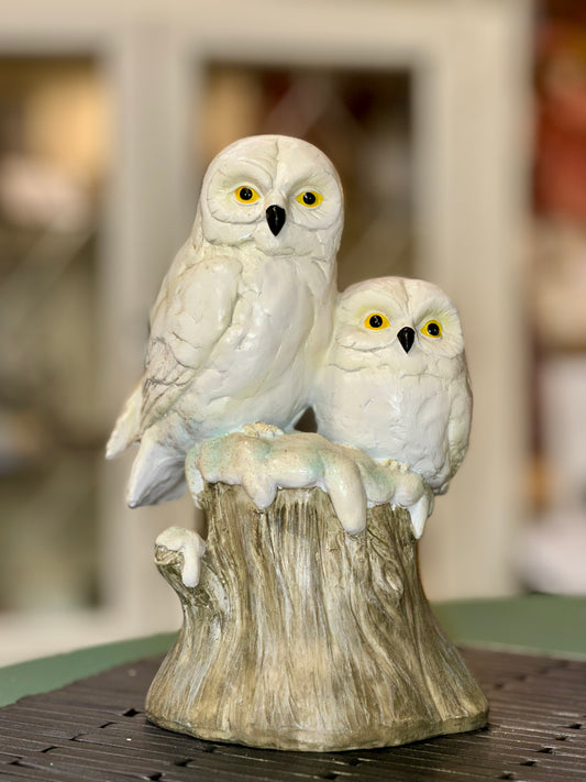 Vintage Snowy Owl Pair Figurine – Resin Woodland Sculpture with Tree Stump