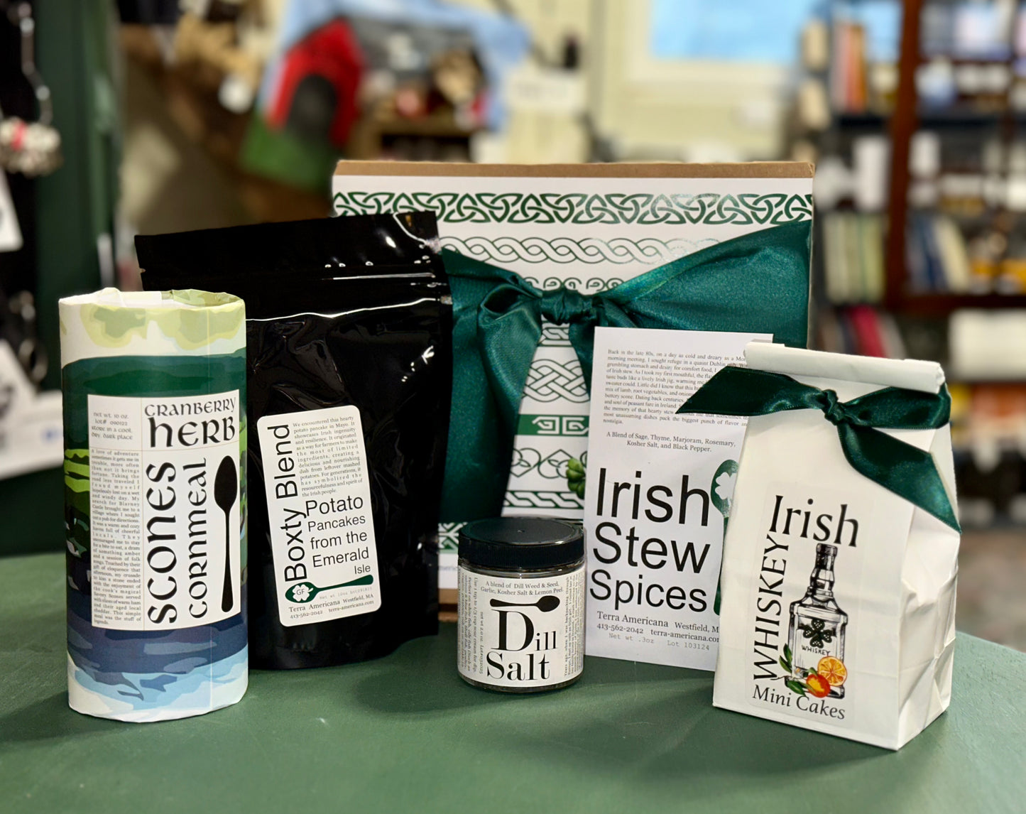 Ceád Míle Fáilte Feast Gift Box