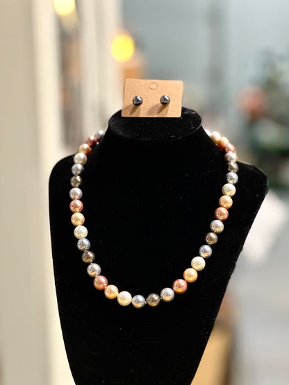 Multicolor freshwater pearl necklace jewelry display