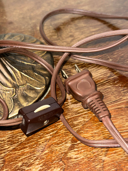 cottagecore lamp with inline switch on cord close up