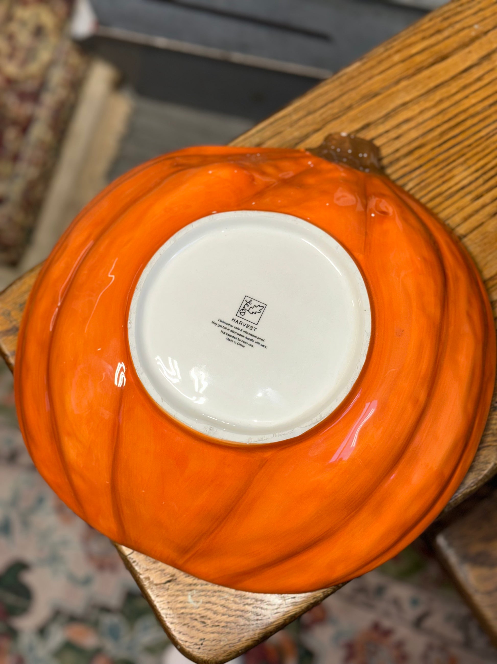 Pumpkin-shaped ceramic bowl back stamp close up