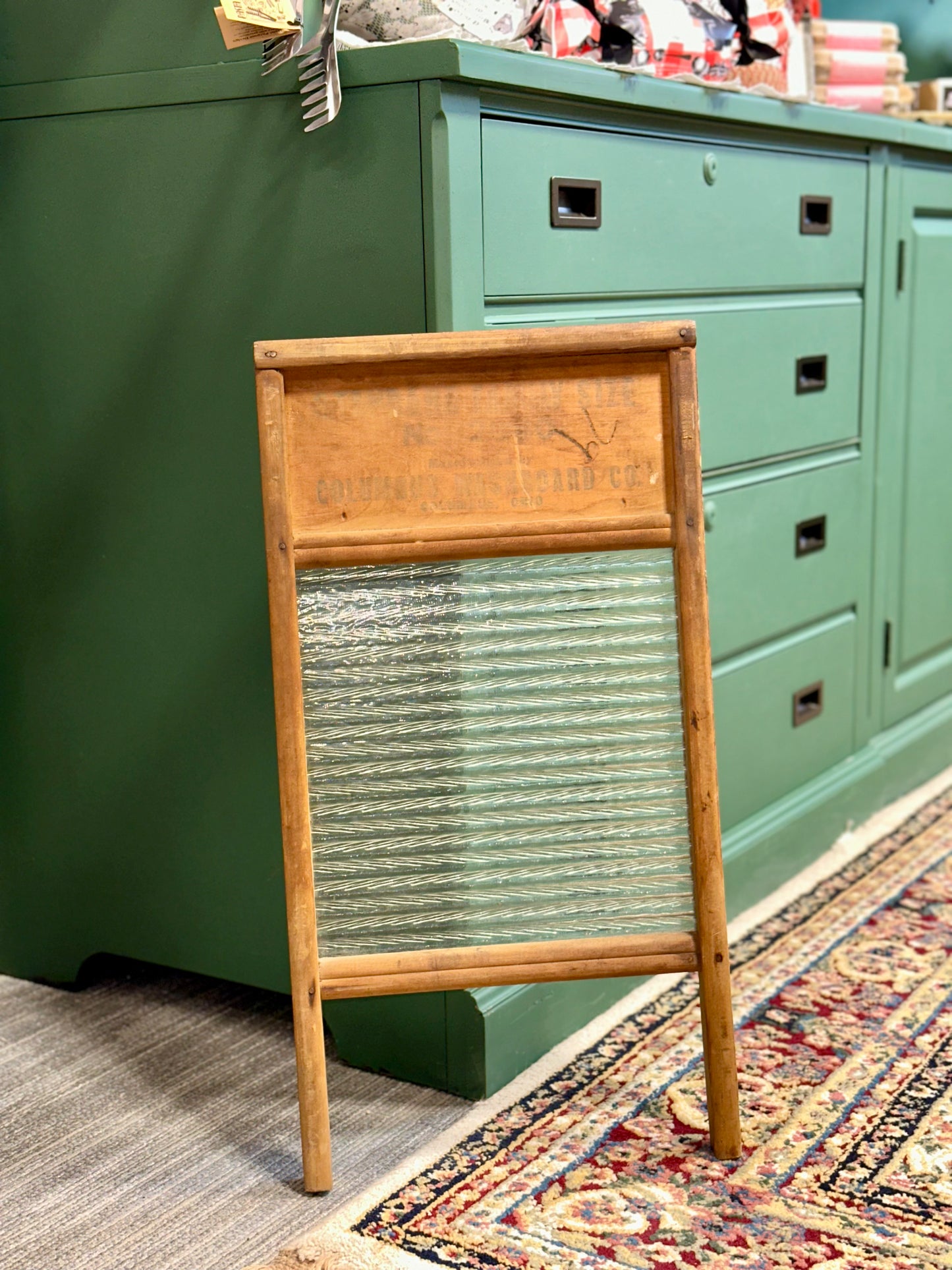 Columbus Washboard Co Standard Family Size No. 250 vintage washboard