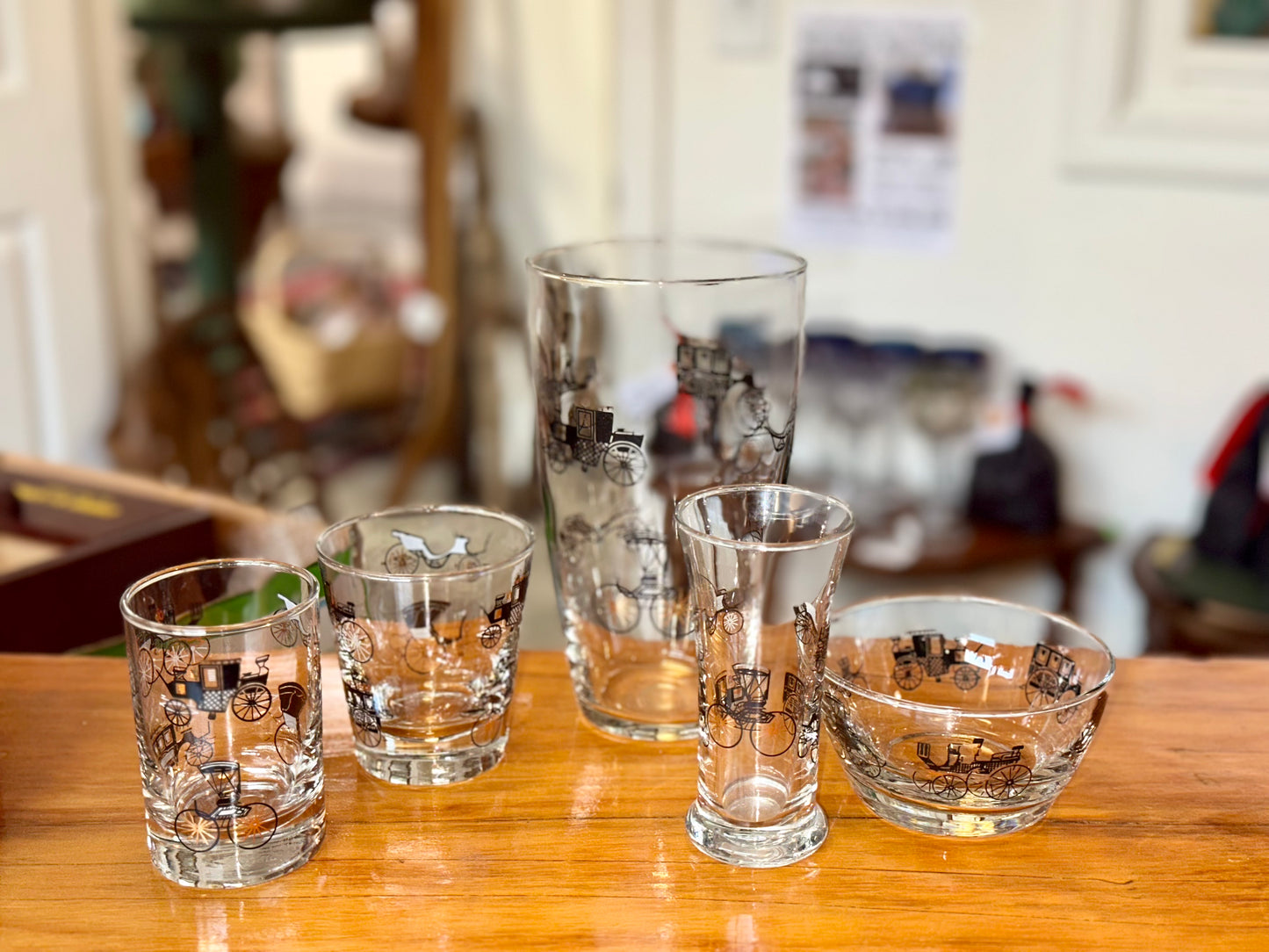 Vintage horse buggy drinking glass with gold accents