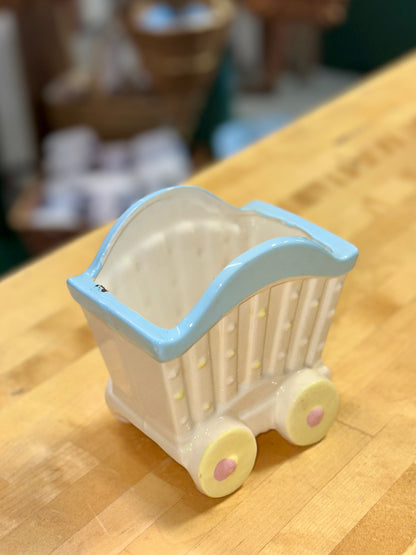 Decorative baby carriage planter 