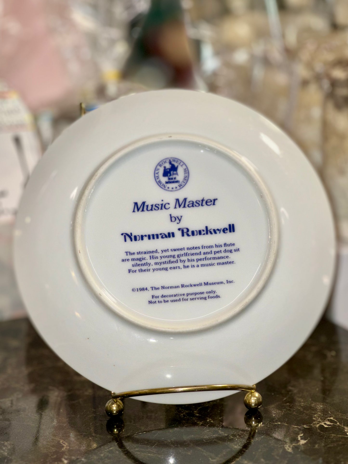Music Master decorative porcelain plate from 1984 with gold trim
