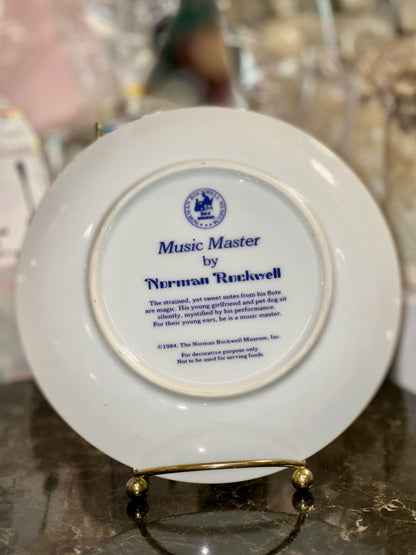 Music Master decorative porcelain plate from 1984 with gold trim
