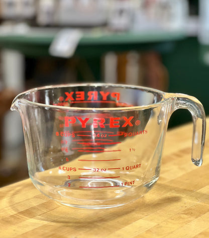Pyrex 2-liter glass measuring cup kitchen tool
