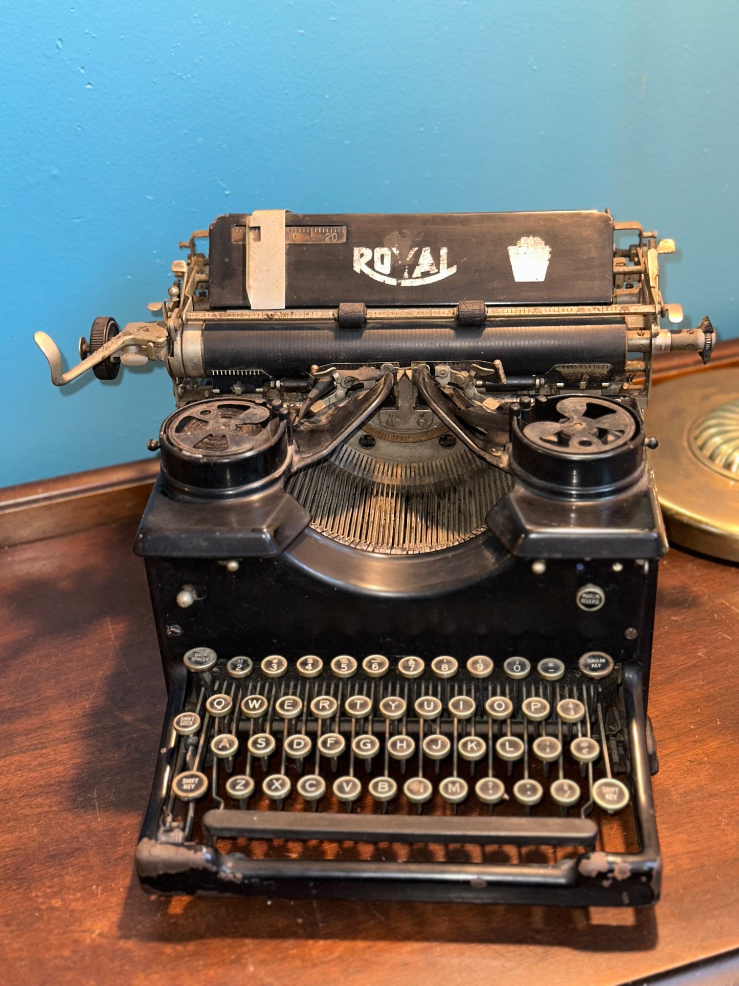 1930s Royal antique black manual typewriter