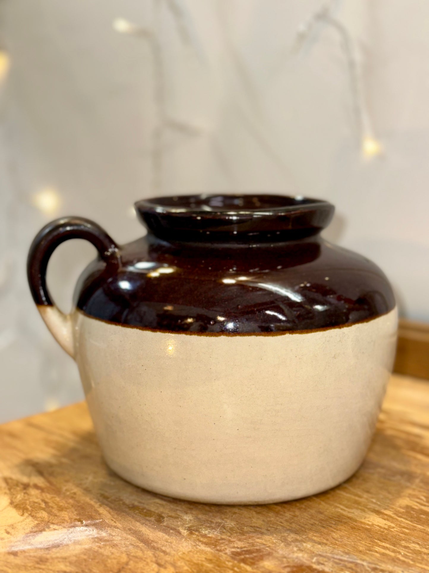 Black and cream two-tone stoneware bean pot