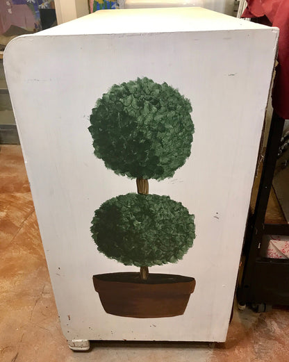 Unique White Painted Topiary Decor Wooden Dresser/Credenza