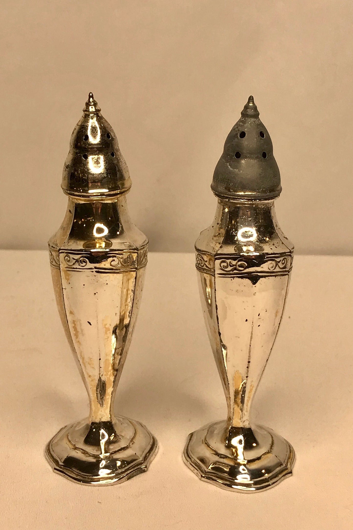 Vintage la france silver plated salt & pepper shaker