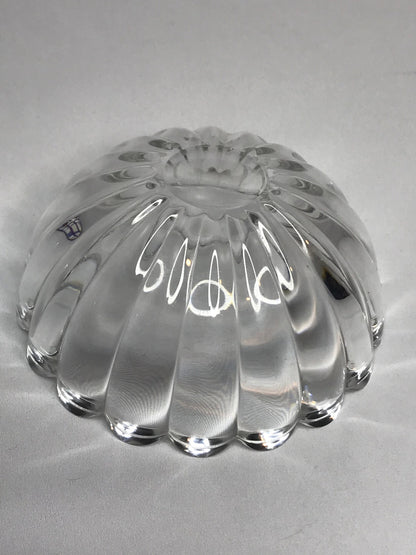 Vintage decorative glass bowl 5-1/4"d